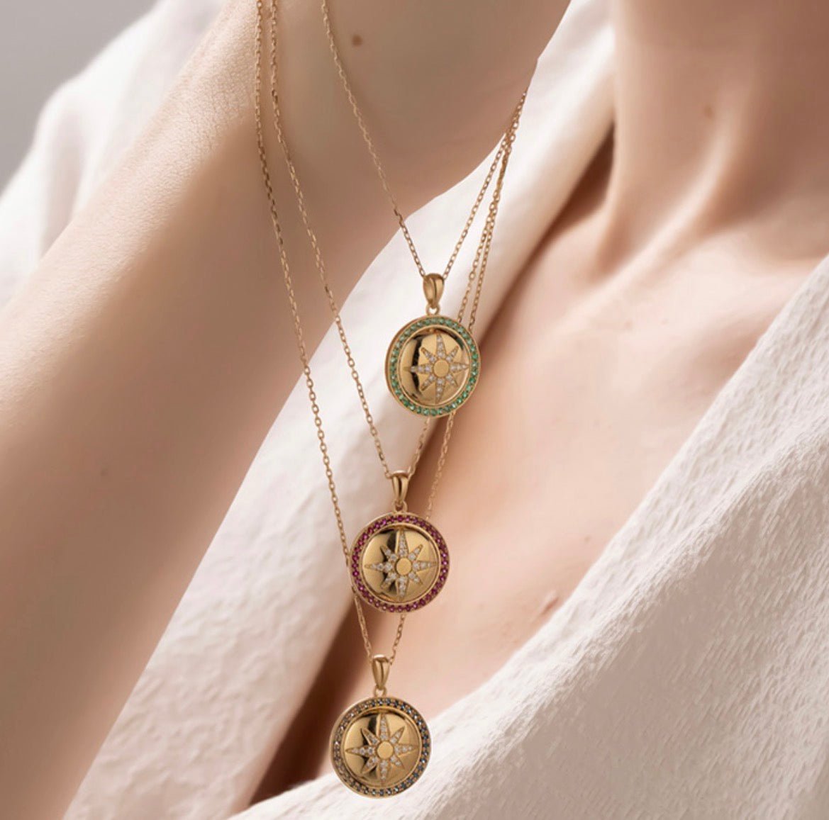 Sundrop Necklace in Diamond and Ruby - 18k Gold - Lynor