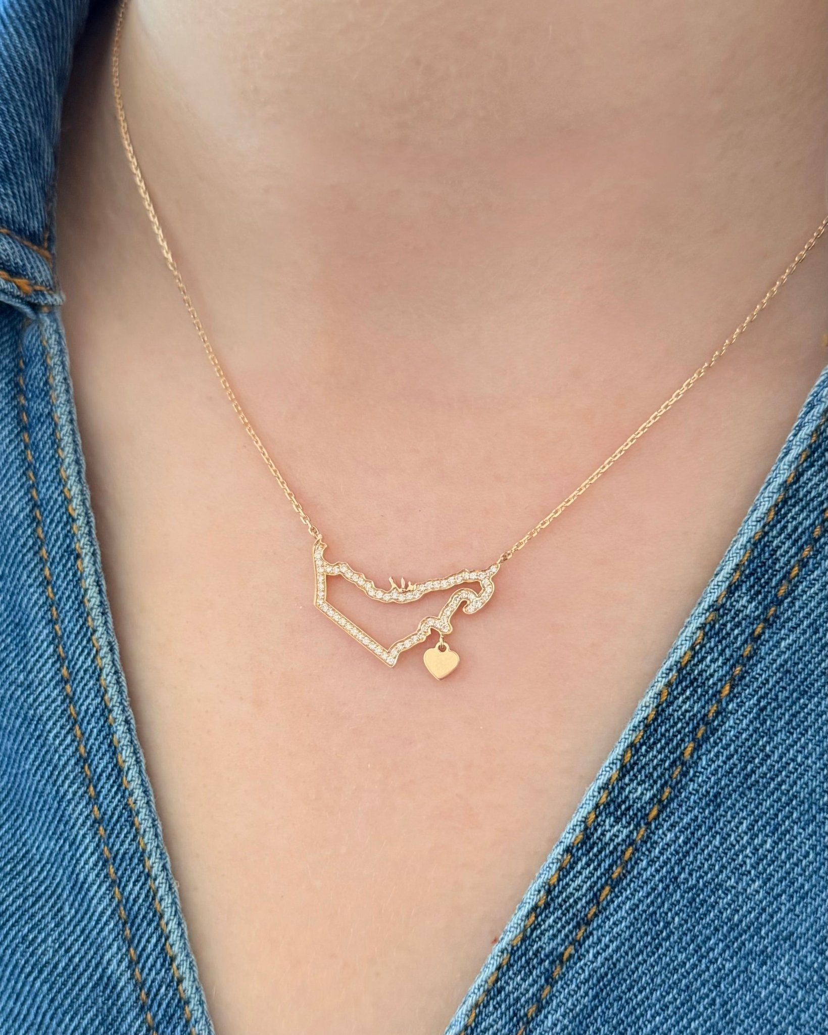 UAE Map Necklace in Diamond - 18k Gold - Lynor