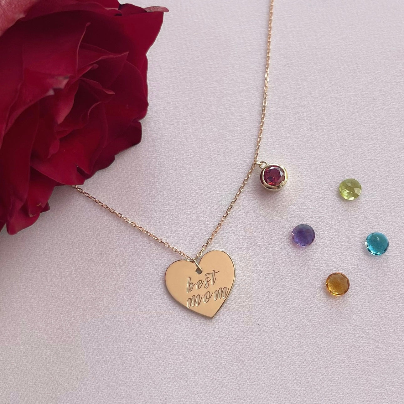 Best Mom Necklace in Garnet - 18k Gold - Ly