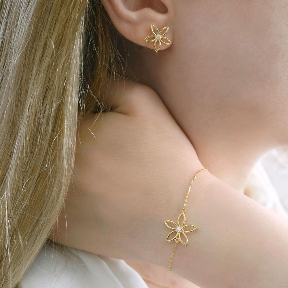 Daisy Earrings in Diamond - 18k Gold - Ly