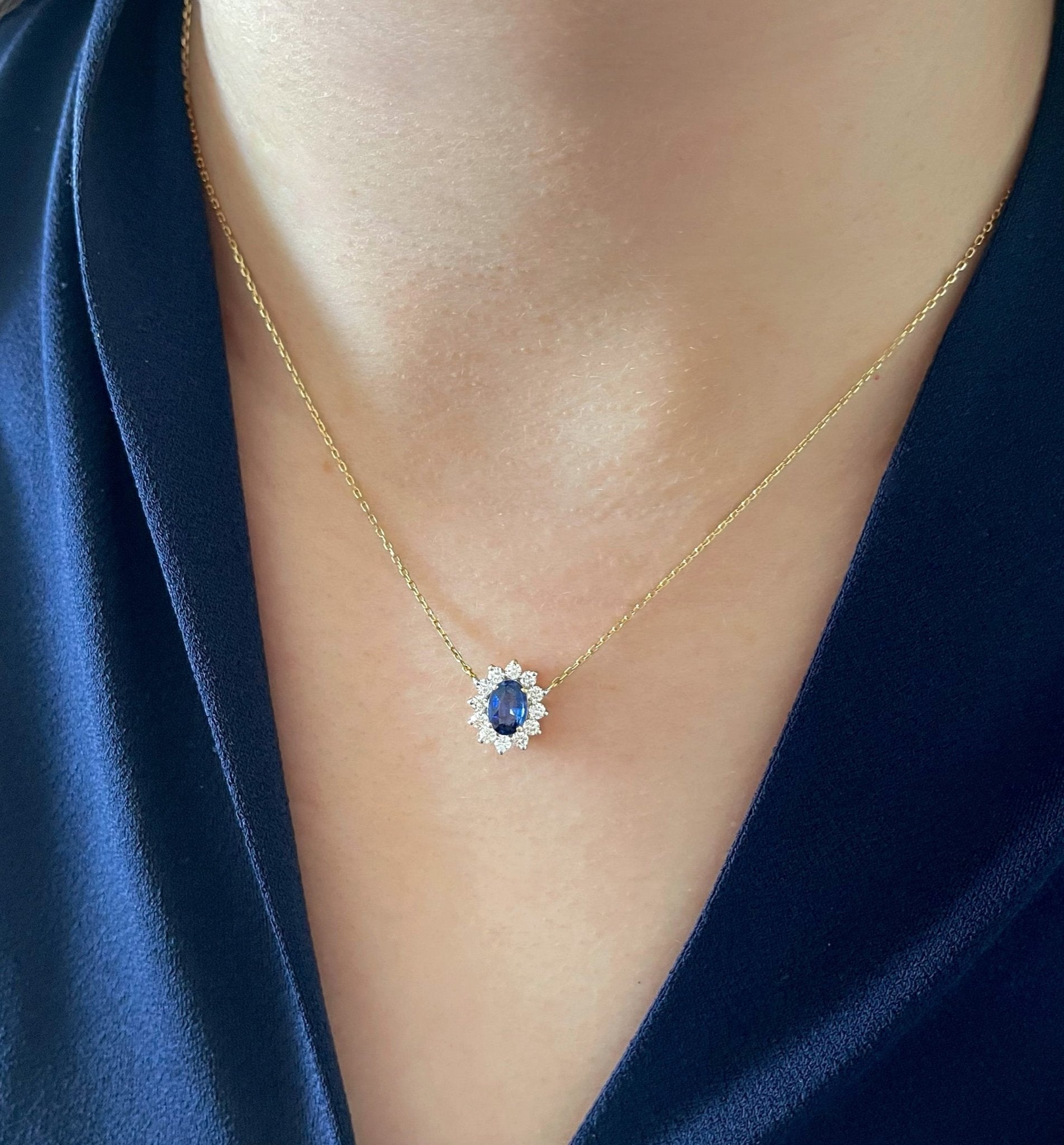 Diana Necklace in Diamond and Sapphire - 18k Gold - Lynor