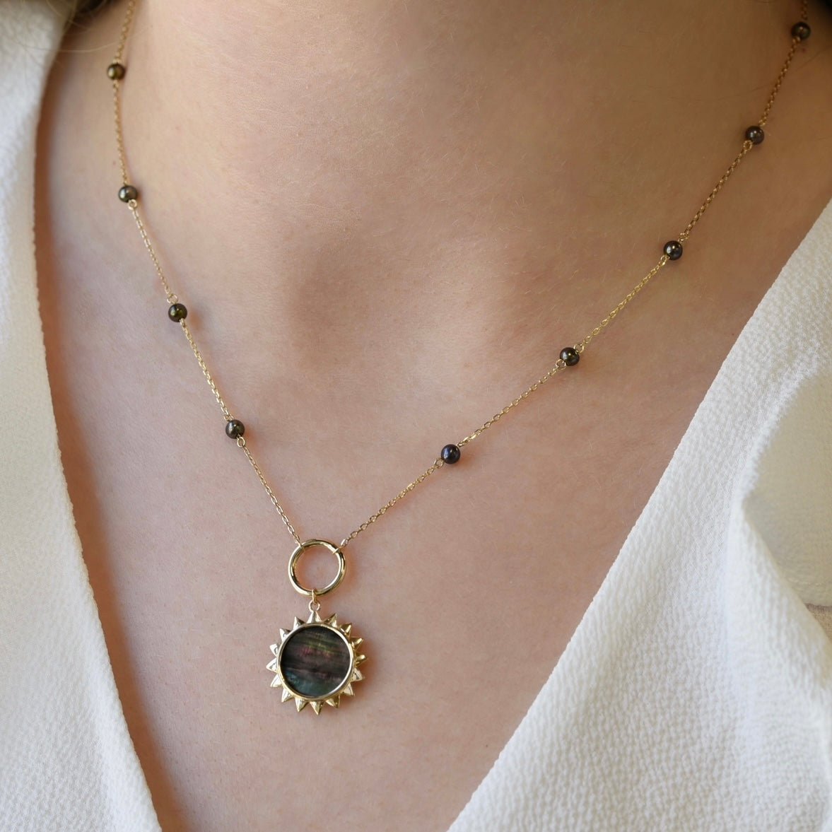 Elaine Necklace in Black Pearl - 18k Gold - Lynor