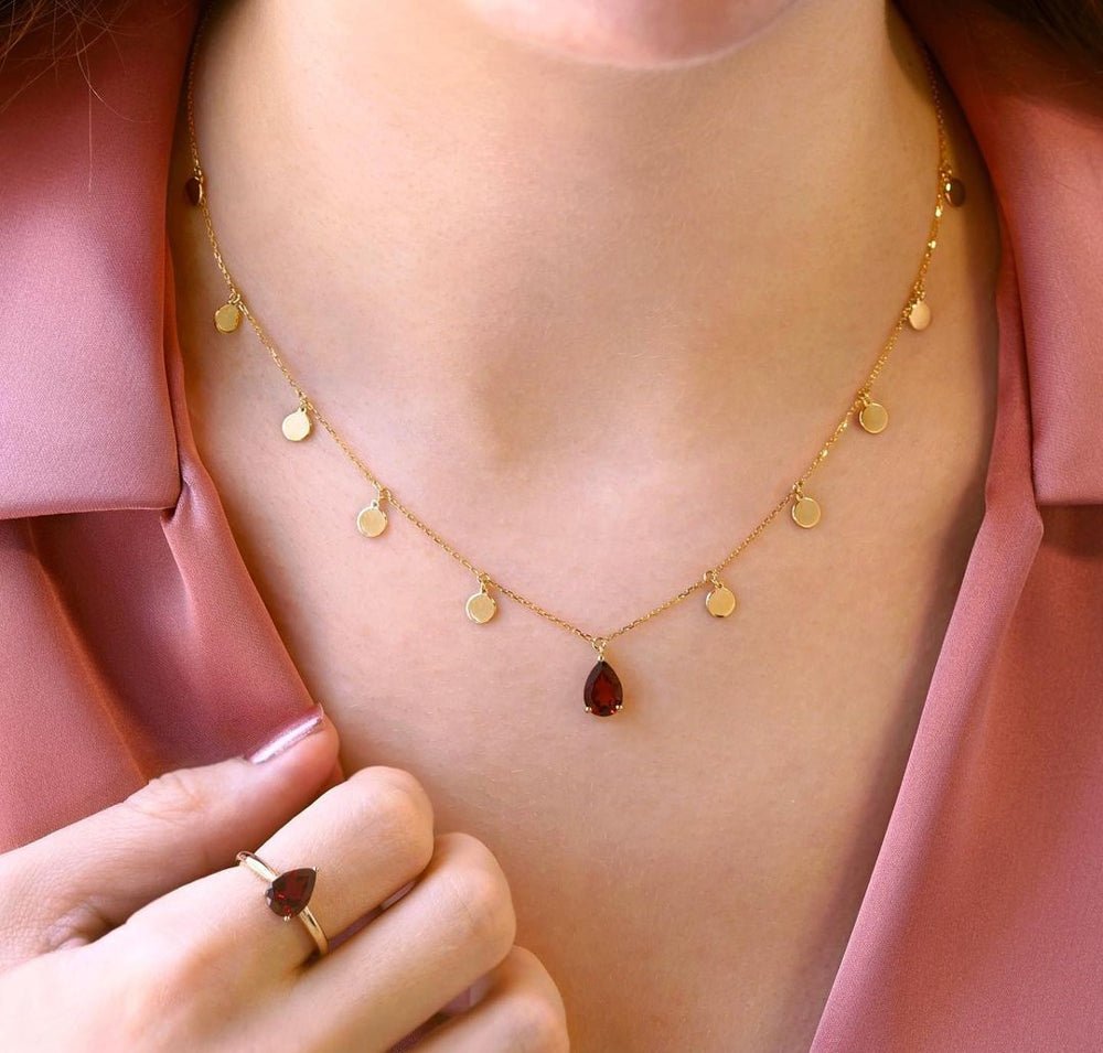 Elza Necklace in Garnet - 18k Gold - Ly