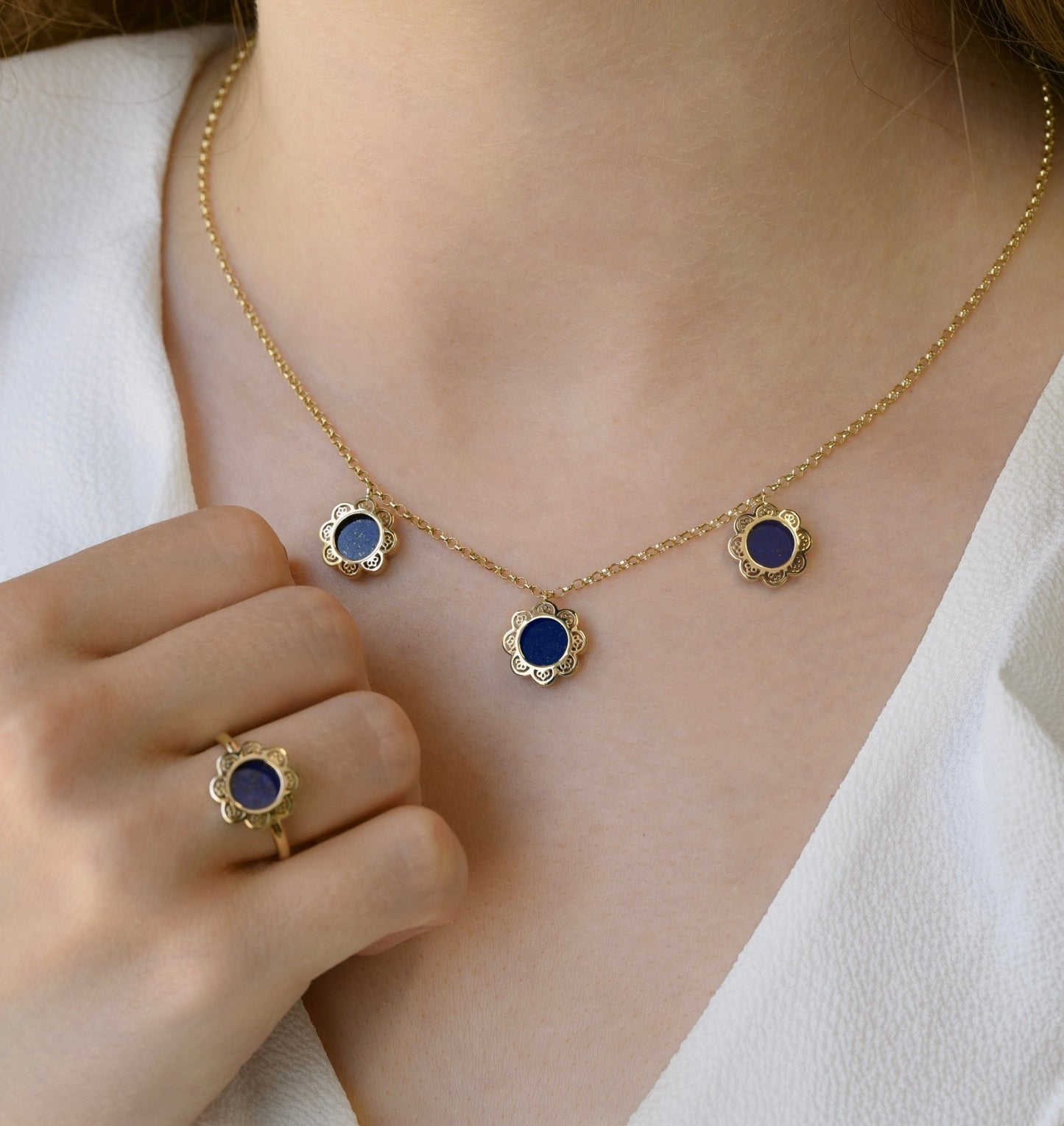 Floral necklace in Lapis Lazuli - 18k Gold - Lynor