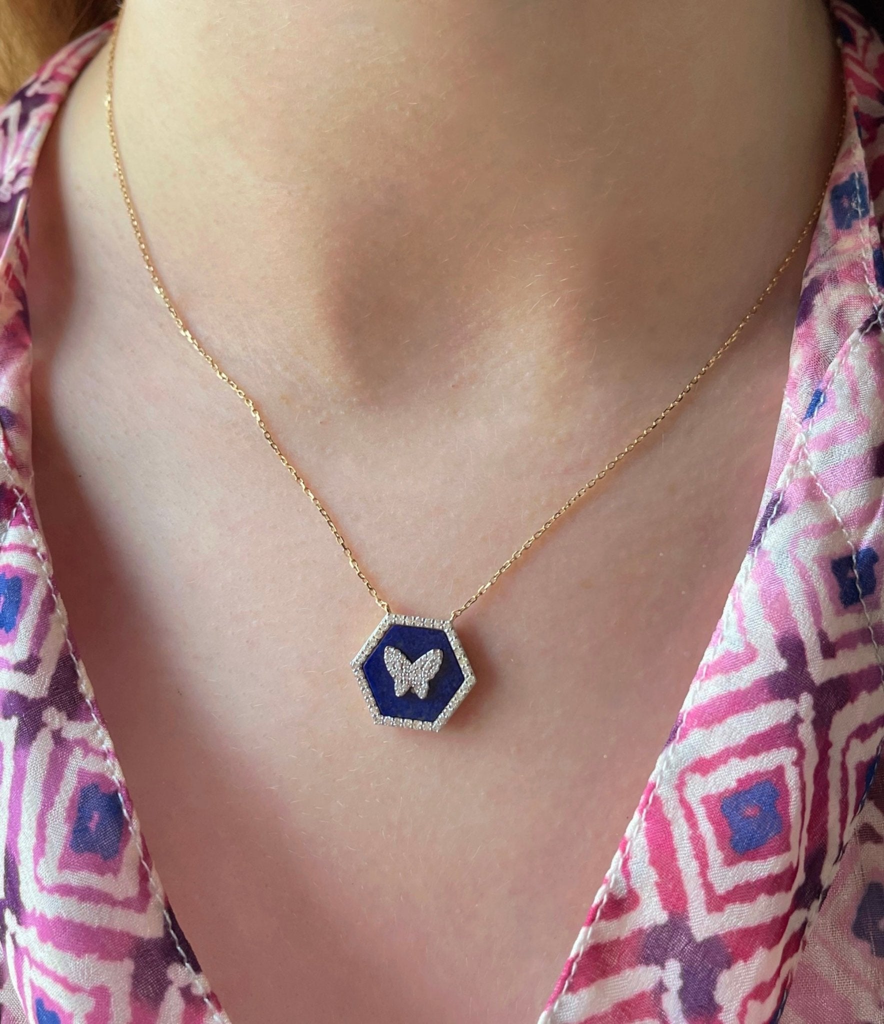 Hexa Butterfly Necklace in Diamond - 18k Gold - Lynor