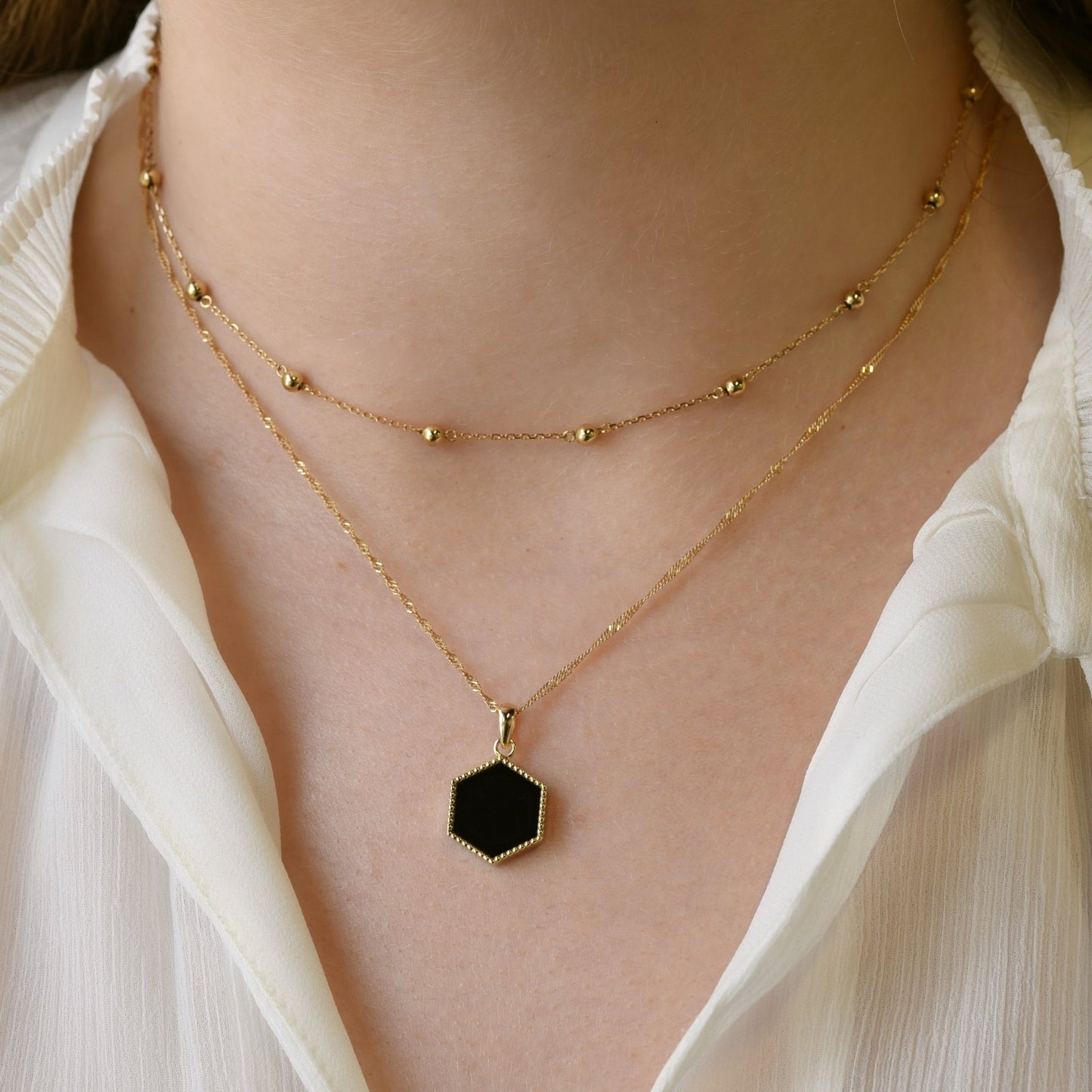 Hexa Twist Necklace in Black Onyx - 18k Gold - Lynor