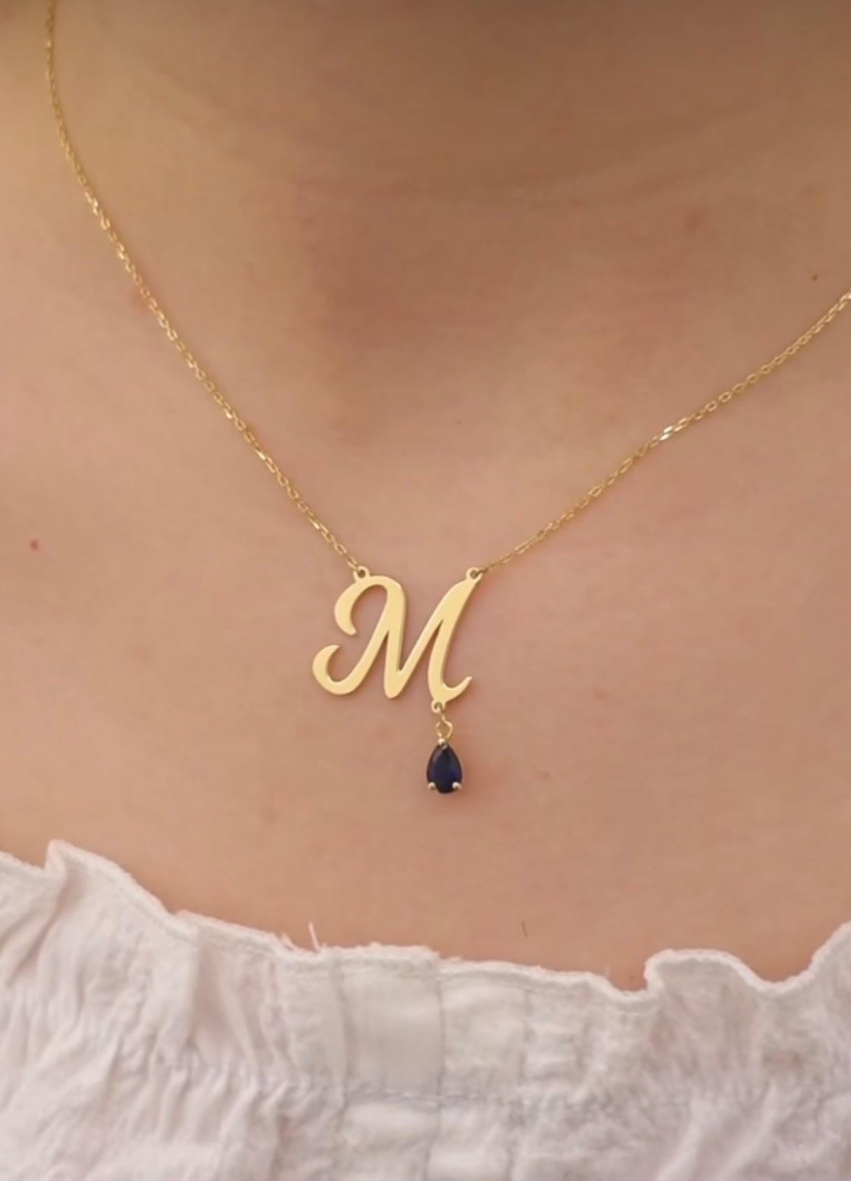 Initial Necklace in Sapphire - 18k Gold - Ly