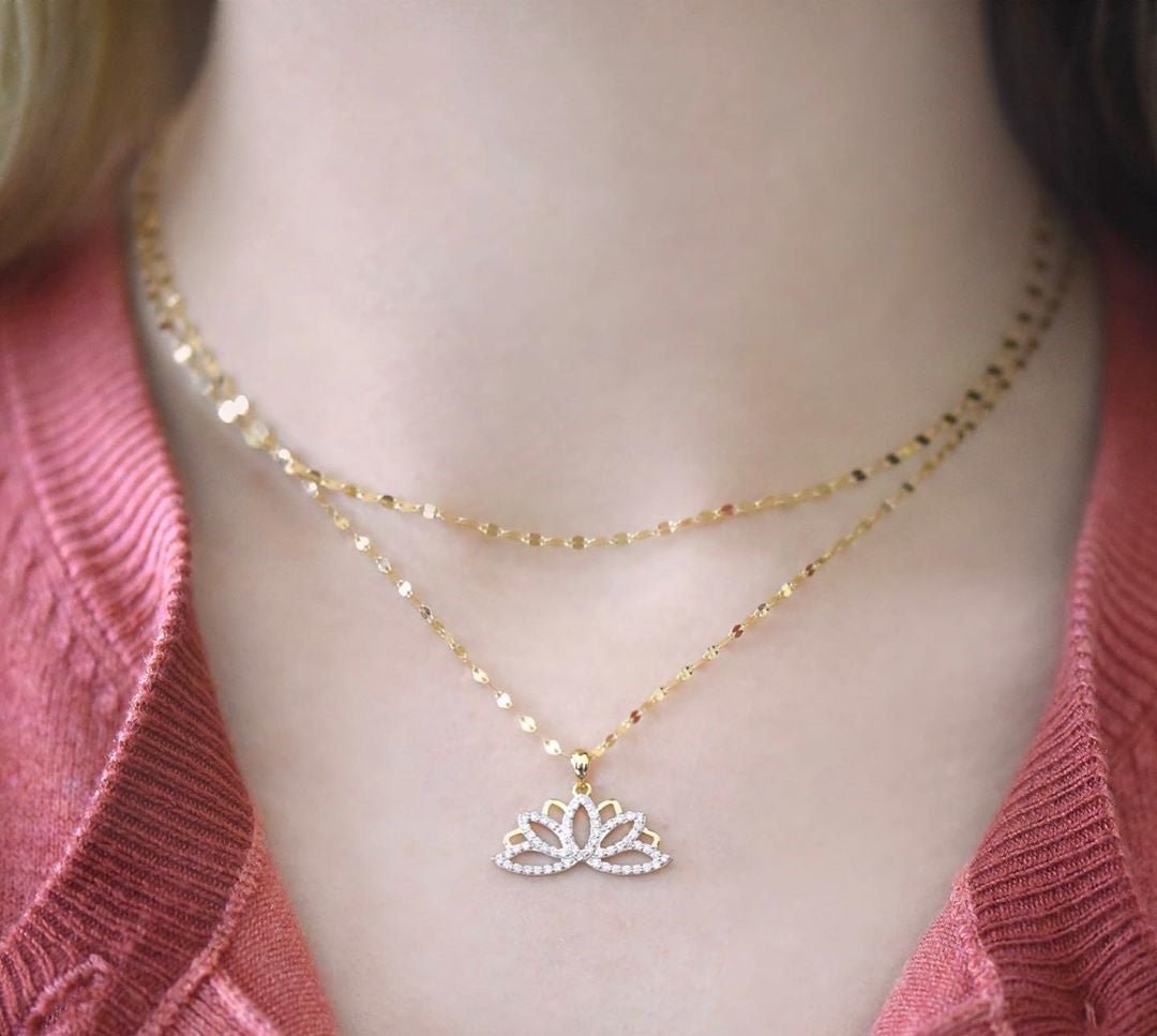 Lotus Necklace in Diamond - 18k Gold - Ly