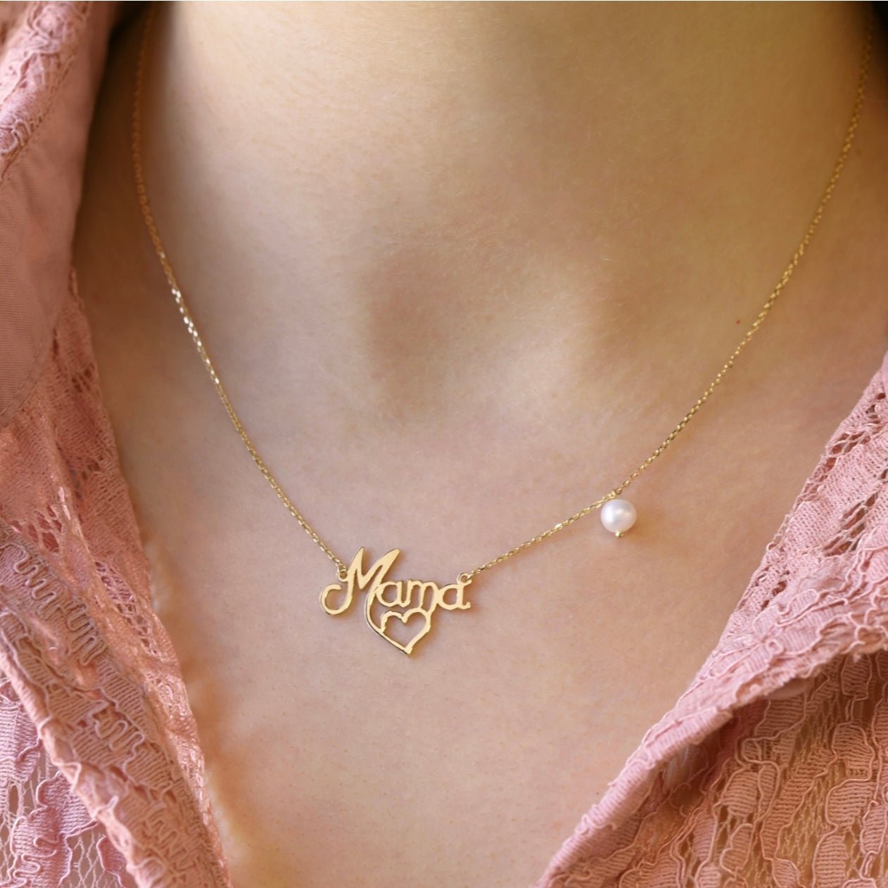 Mama Necklace in Pearl - 18k Gold - Ly