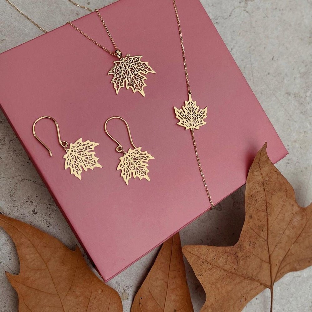 Maple Leaf Earrings - 18k Gold - Ly