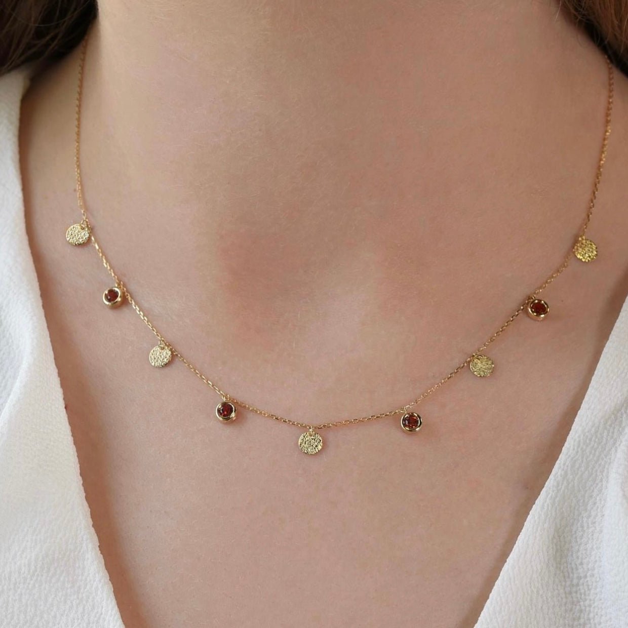 Oriane Necklace in Garnet - 18k Gold - Lynor