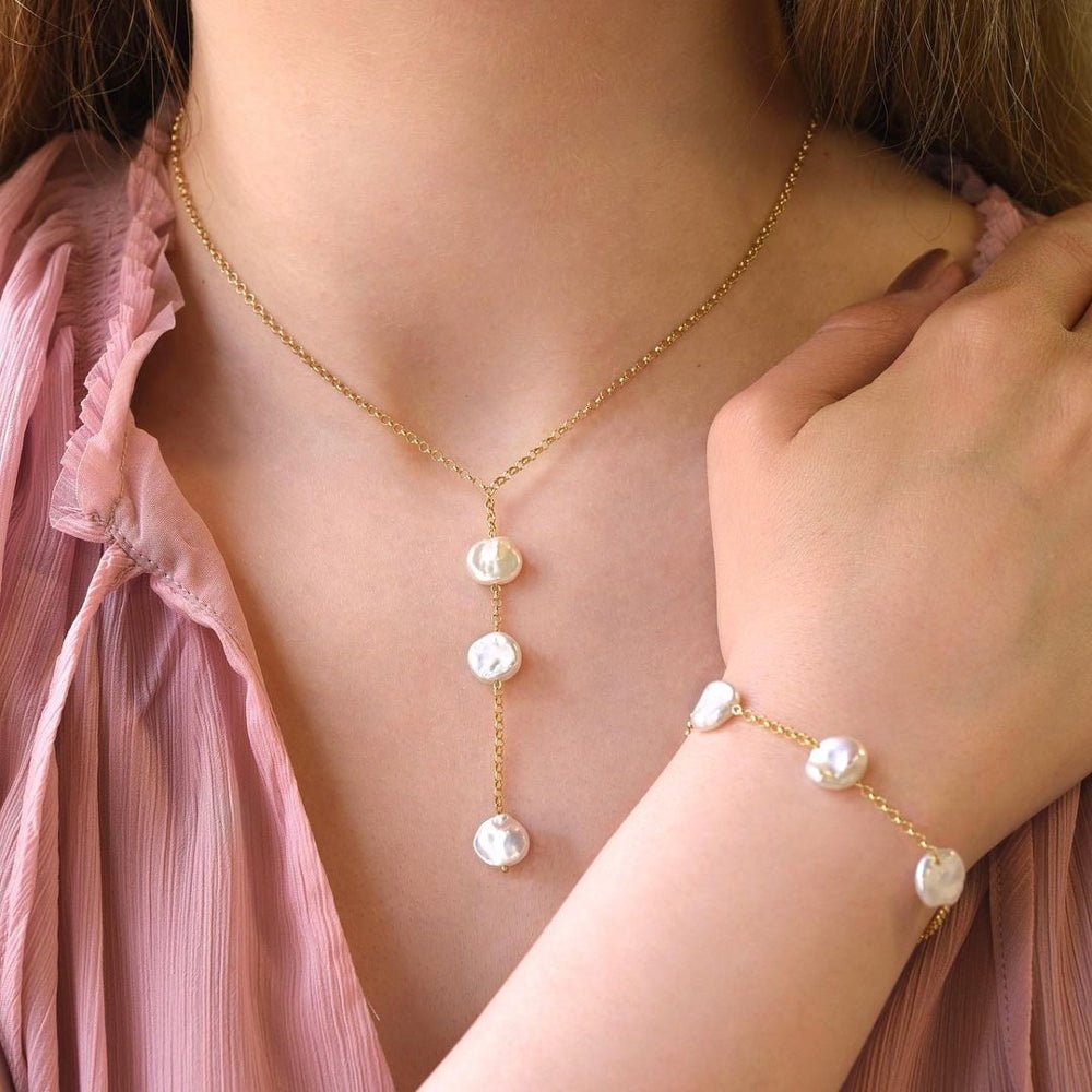Shelly Necklace in Pearl - 18k Gold - Ly