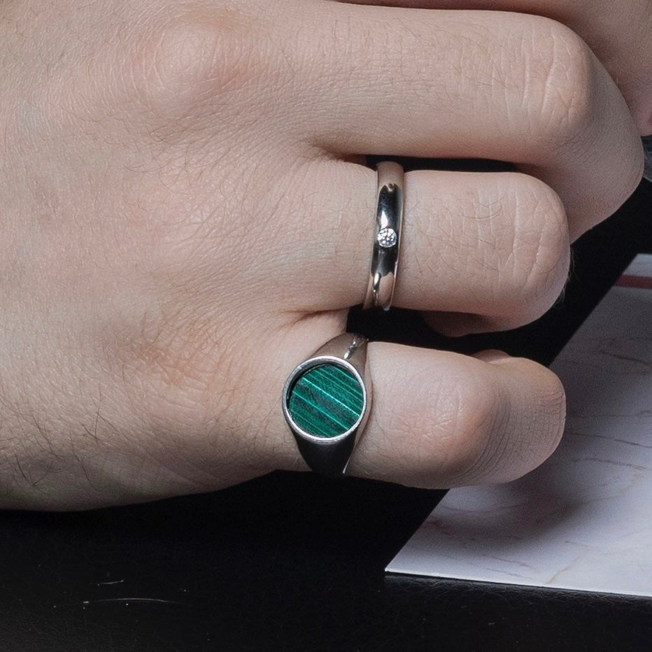 Signet Ring in Green Malachite - Platinum , for Him - 18k Gold - Lynor