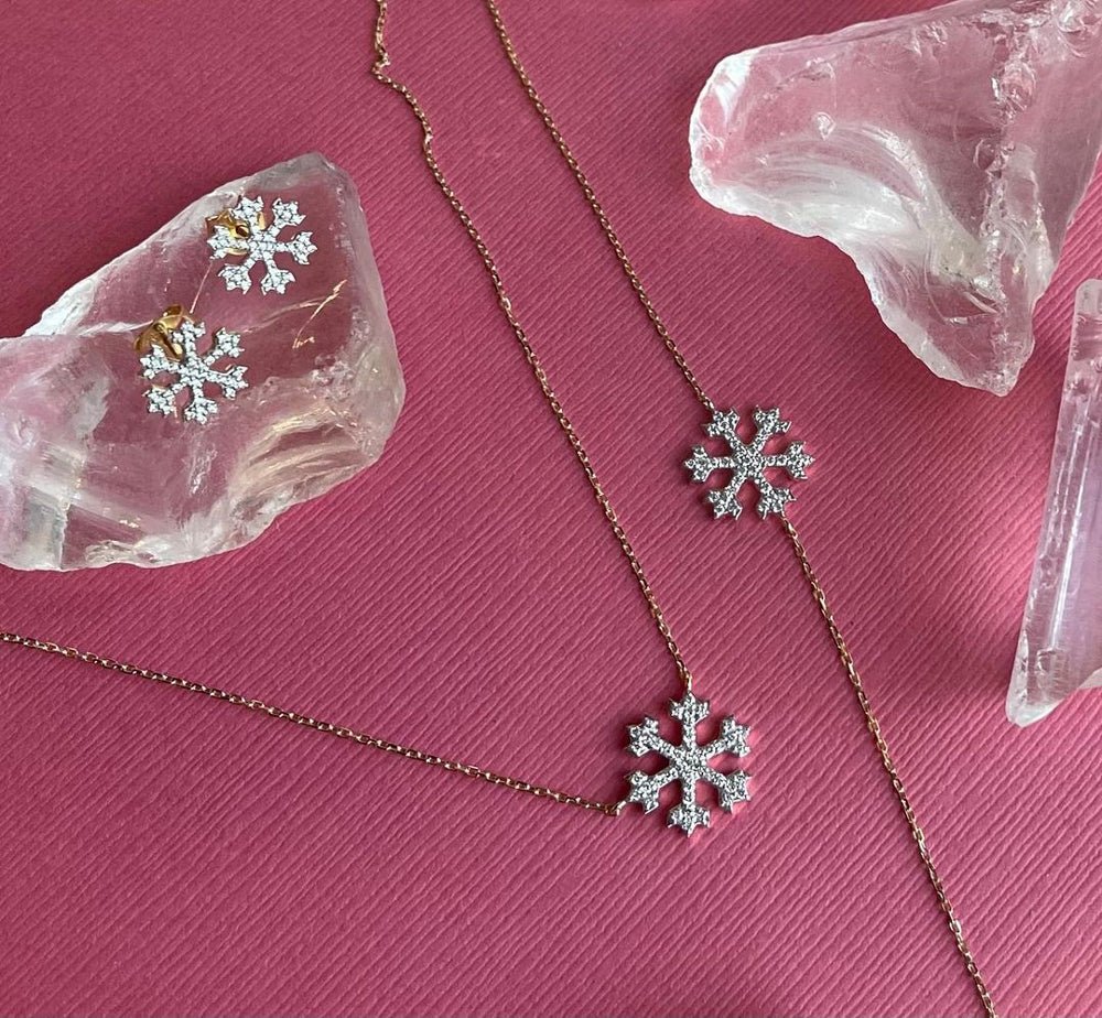 Snowflake Necklace in Diamond - 18k Gold - Ly