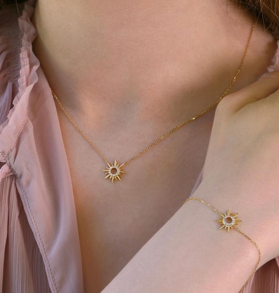 Sol Necklace in Diamond - 18k Gold - Ly