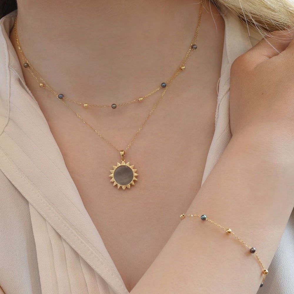 Sunshine Necklace in Black Mother of Pearl - 18k Gold - Ly